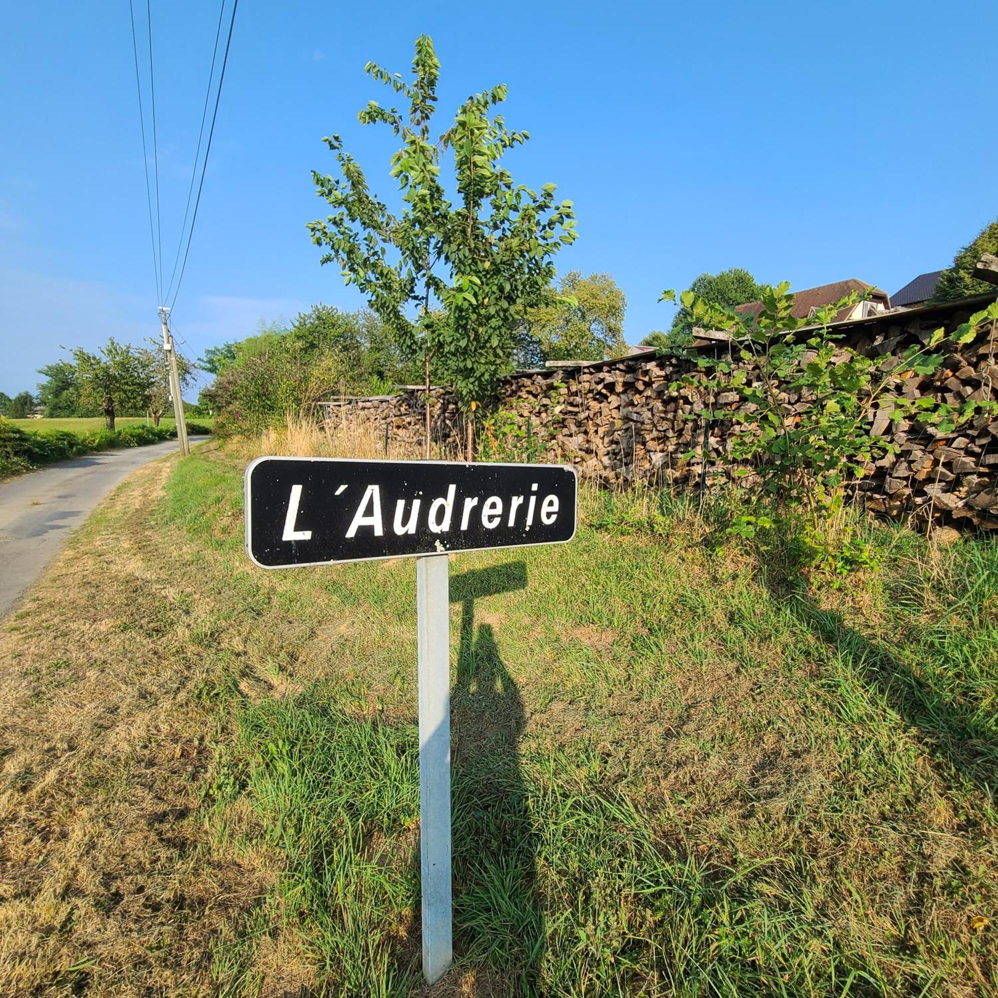 Studio L'Audrerie. Saint-Pardoux-Corbier Ngoại thất bức ảnh